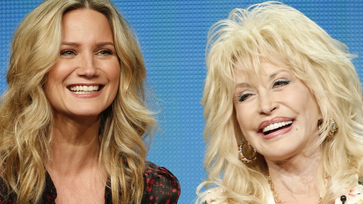 Dolly Parton, Jennifer Nettles Preview 'Coat of Many Colors' Movie