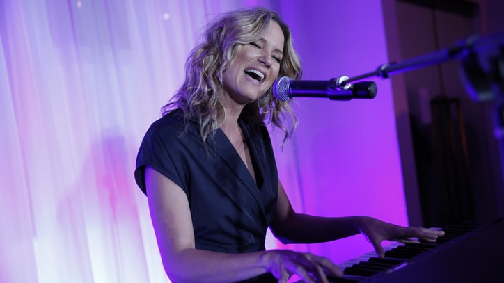Jennifer Nettles Announces Tour, Readies New Album for 2016