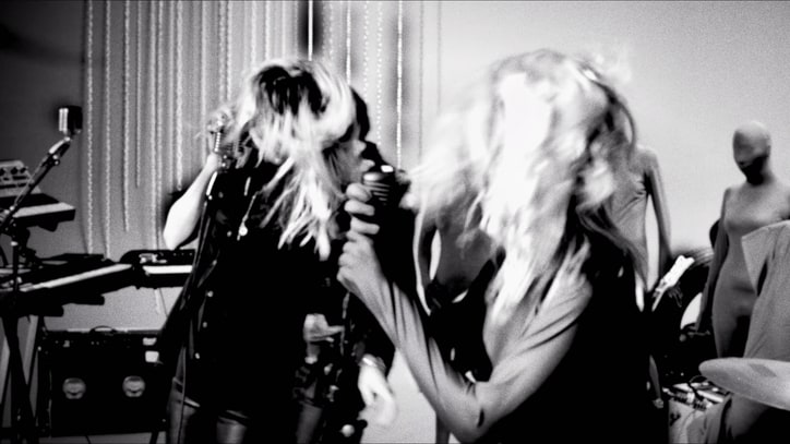 Dead Weather Drop Raucous 'I Feel Love (Every Million Miles)' Live Video