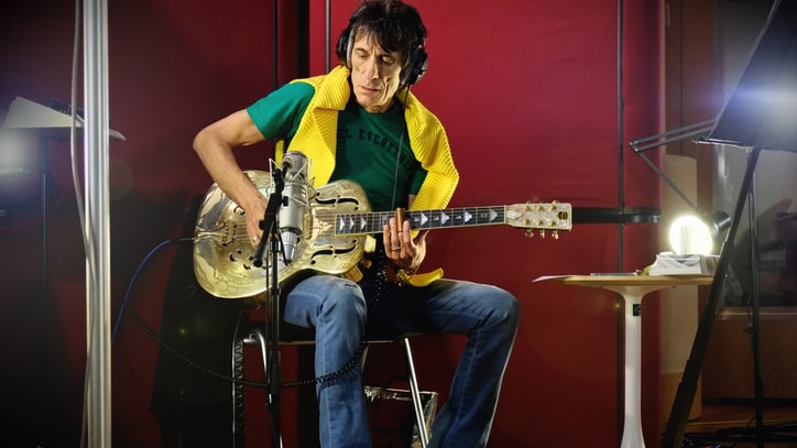 Watch Ronnie Wood's Video For Nostalgic New Song 'How Can It Be?'