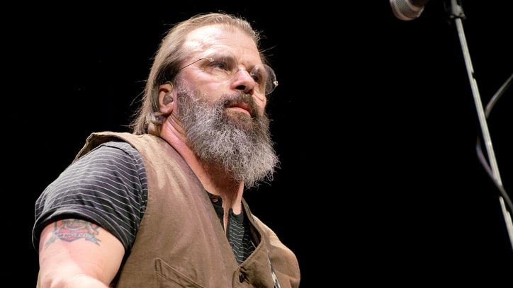 Hear Steve Earle Denounce Confederate Flag in 'Mississippi, It's Time'