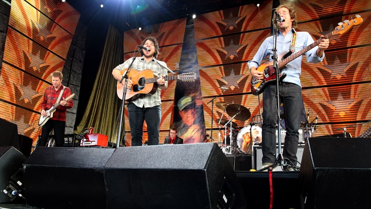 Watch Wilco's John Stirratt Talk Band Chemistry, Fave Bassists in New Video