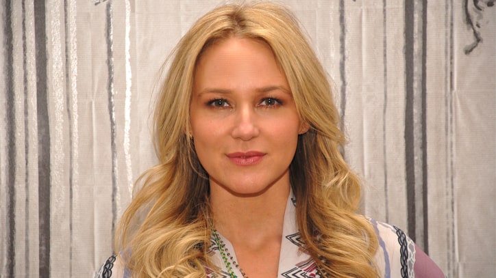 Jewel on Dolly, Divorce and New Album 'Picking Up the Pieces'
