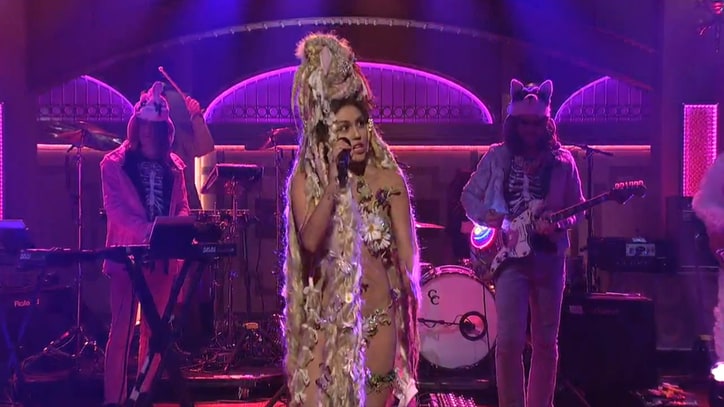 Miley Cyrus Brings Flaming Lips, 'Dead Petz' to 'SNL'