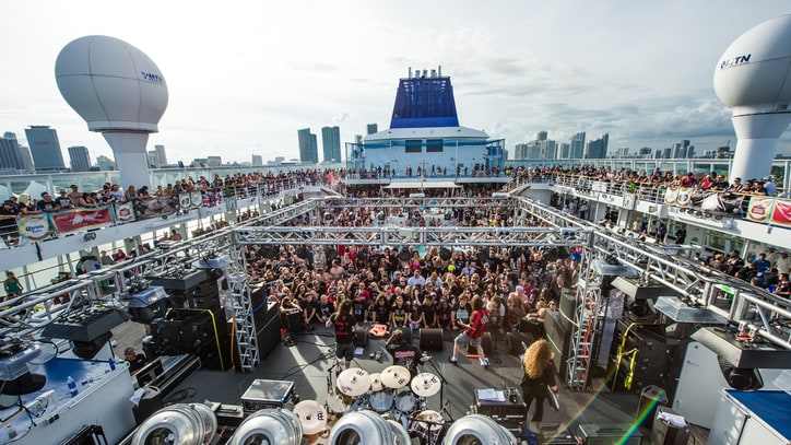 See Motorhead, Slayer, Anthrax Rock High Seas on Motorboat 2015