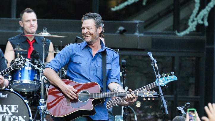 Blake Shelton Announces 2016 Winter Tour Dates
