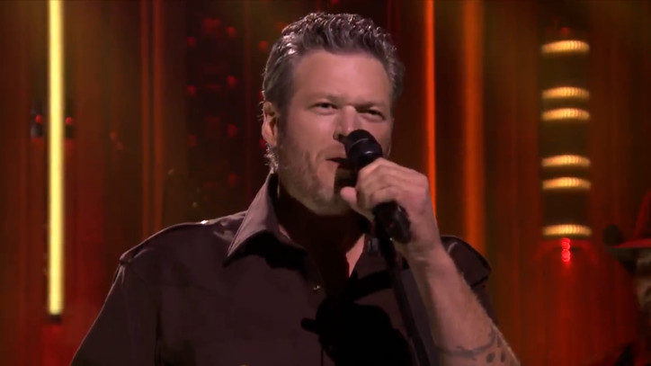 See Blake Shelton Charm 'Fallon' With 'Gonna'