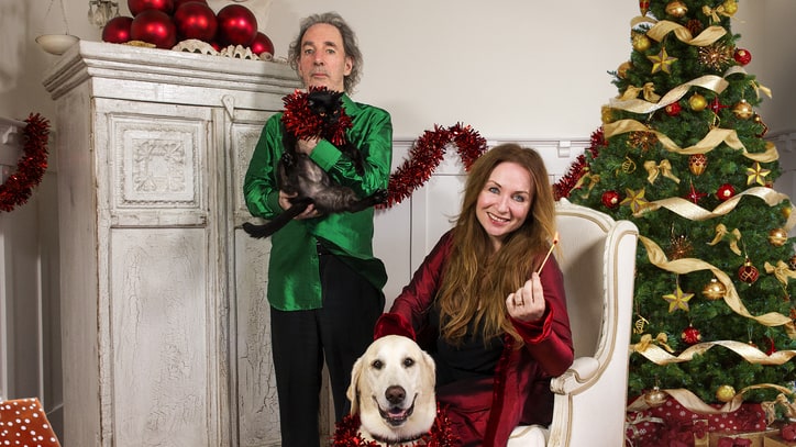 Hear Harry Shearer, Jane Lynch Parody Over-the-Top Christmas Songs