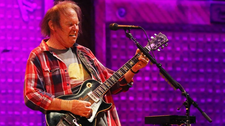 Flashback: Neil Young and Crazy Horse Play Epic 'Powderfinger'