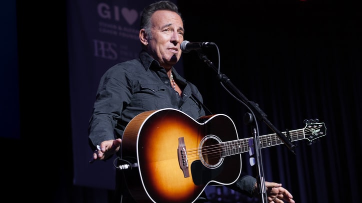 Bruce Springsteen, Jon Stewart Riff for Injured Vets at Stand Up for Heroes