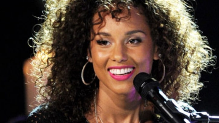 Alicia Keys Reinvents Hits Live