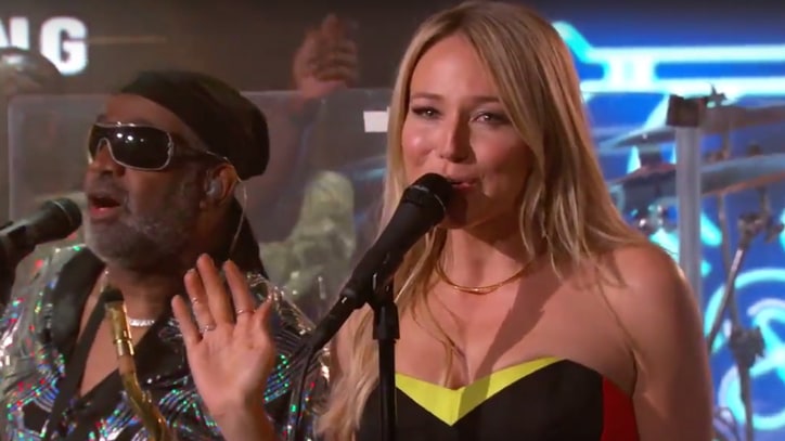 Jewel and Kool & the Gang Team for Sultry Medley on 'Kimmel'