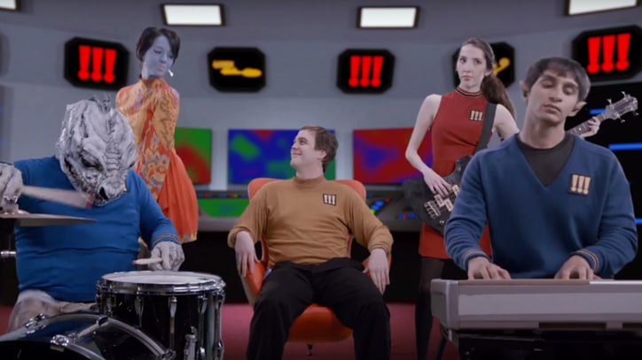 'Too Many Cooks' Director Helms Surreal, Spaced-Out !!! Video