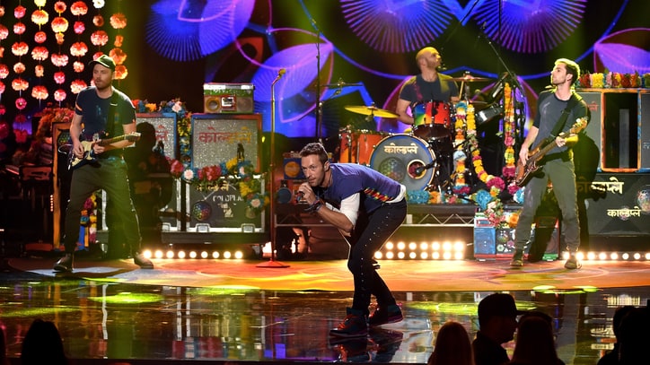See Coldplay's Trippy 'Adventure of a Lifetime' at 2015 AMAs