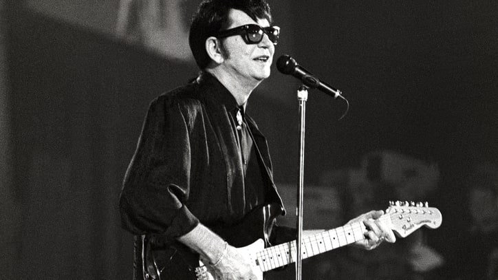 Flashback: Roy Orbison Sings 'Pretty Woman' at Final Concert