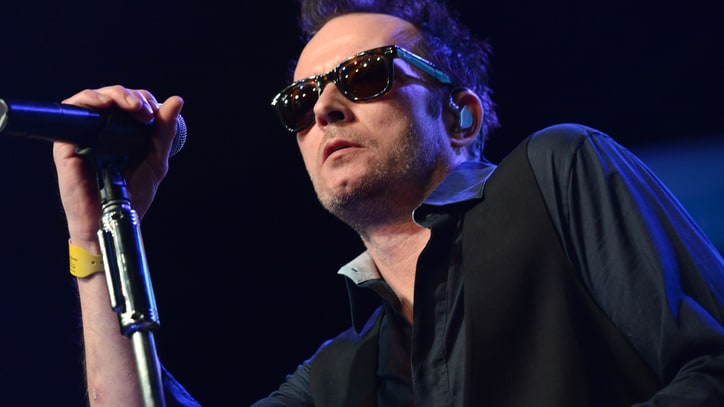 Scott Weiland, Former Stone Temple Pilots Singer, Dead at 48