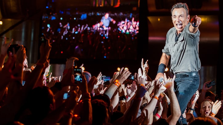 Bruce Springsteen & E Street Band Set 'The River' Tour for 2016