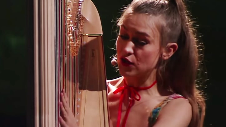 Watch Joanna Newsom Perform Hypnotic 'Leaving the City' on 'Colbert'