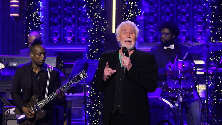 See Kenny Rogers Sing Holiday Staple With the Roots on 'Fallon'