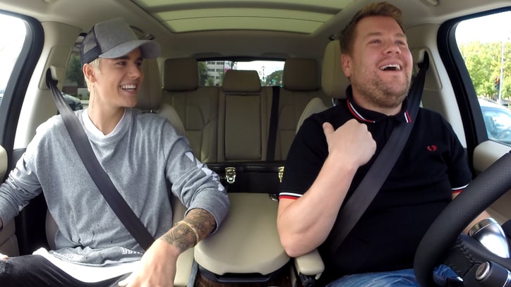 See Justin Bieber, One Direction, Stevie Wonder Sing 'Joy to the World'