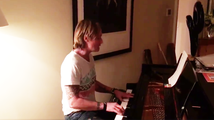 Watch Keith Urban Honor Glenn Frey With 'Take It Easy'