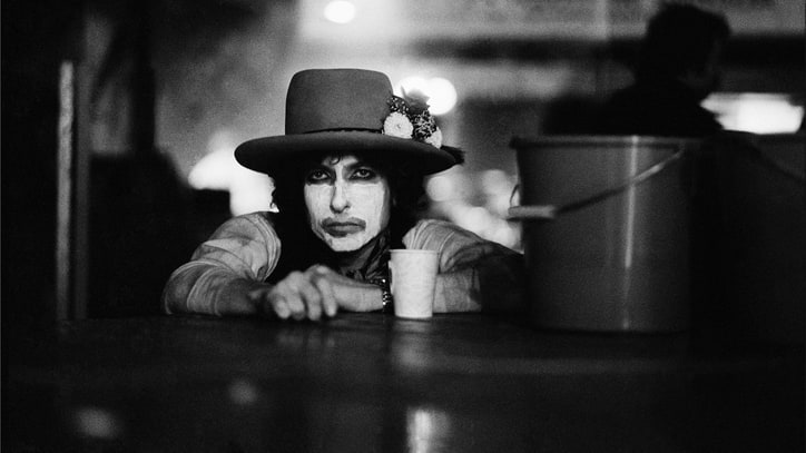 Relive Bob Dylan's Legendary Rolling Thunder Revue With Rare Photos
