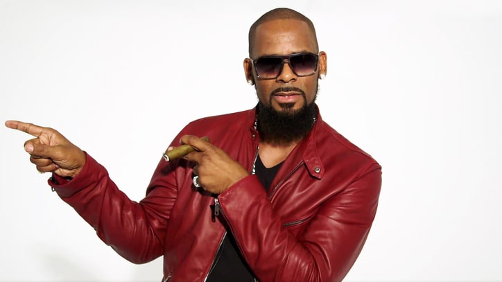 Hear R. Kelly Sing About His Life for 45 Minutes