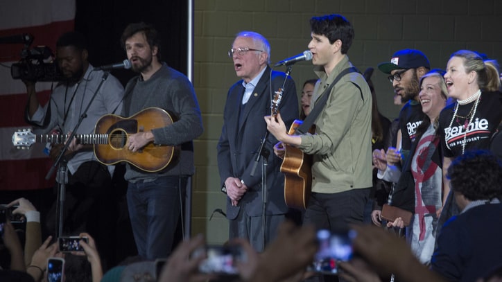 Watch Bernie Sanders Sing With Vampire Weekend at Iowa Rally