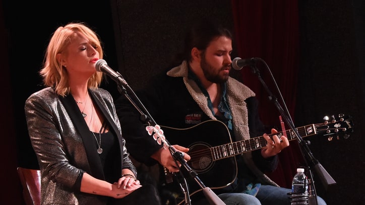 See Miranda Lambert Sing Barbara Mandrell's 'I Was Country'
