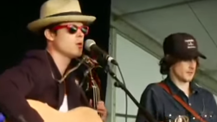Flashback: See Old Crow Medicine Show's Solemn Whitney Houston Tribute