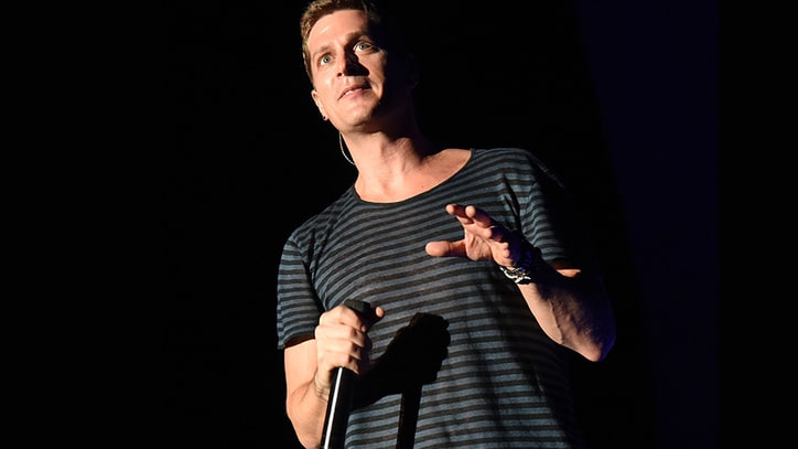 Rob Thomas Apologizes for Racist Onstage Joke in Australia