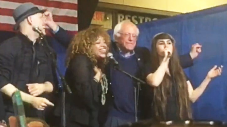 Watch Bernie Sanders Sing Woody Guthrie Classic on Super Tuesday