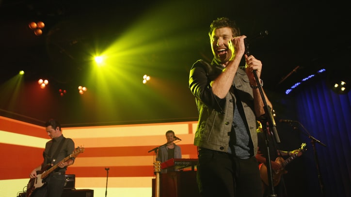 Watch Brett Eldredge Croon Sinatra Classic in Nashville