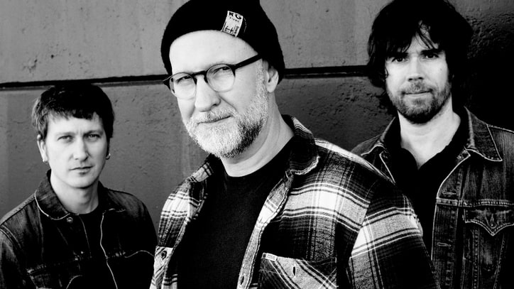 Hear Bob Mould Ponder 'The End of Things' on Fiery New Song