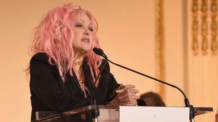 Cyndi Lauper on Hillary Clinton: 'She Can Do the Job'