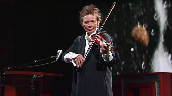 Watch Laurie Anderson Perform for Six Dogs on 'Colbert'