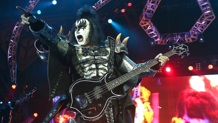Gene Simmons Skewers Pop Charts, Is 'Looking Forward to Death of Rap'