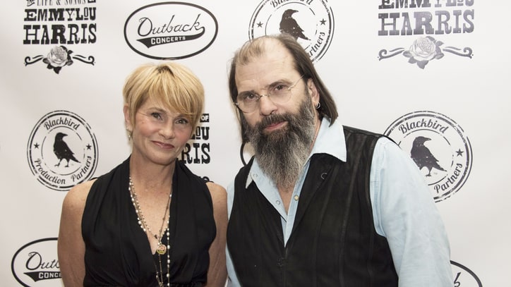 Hear Shawn Colvin and Steve Earle's Dark 'You're Right (I'm Wrong)'