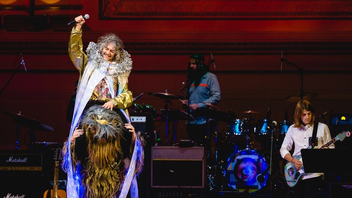 Watch Wayne Coyne Sing 'Life on Mars?' Atop Chewbacca at Bowie Tribute