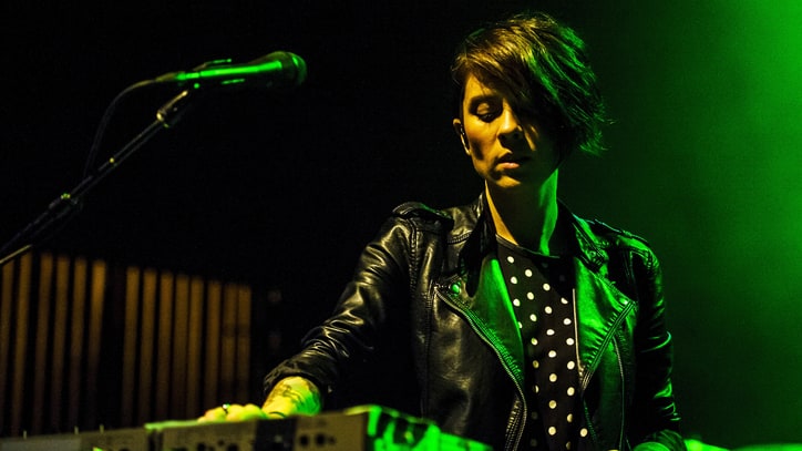 Hear Tegan and Sara Navigate Love Triangles on New Song 'Boyfriend'