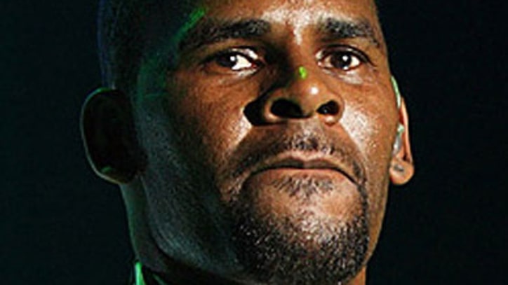 R. Kelly 'Laid Up Indefinitely' After Emergency Throat Surgery
