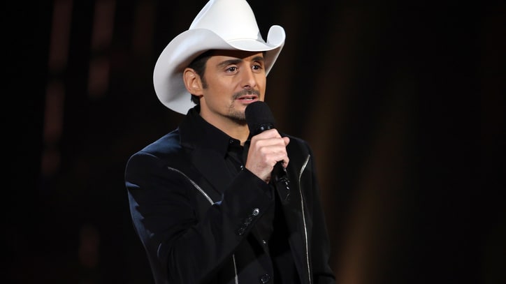 Brad Paisley to Host 'Wild West Comedy' Showcase