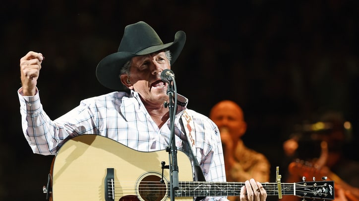 George Strait Plays Hits, Haggard at Triumphant Vegas Concert