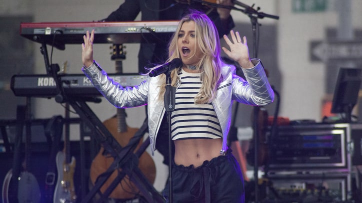 See The Band Perry Perform Team USA Theme Song 'Live Forever'