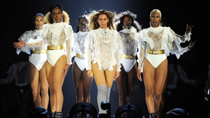 Beyonce Stuns With 'Lemonade' Debuts, Rousing Hits at Tour Kickoff
