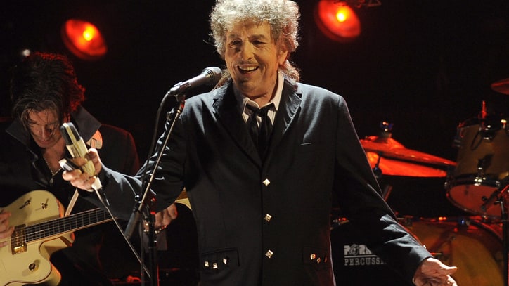 Hear Bob Dylan's Country Rendition of 'All the Way'