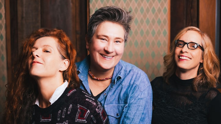 Hear Neko Case, KD Lang and Laura Veirs' Enchanting 'Delirium'