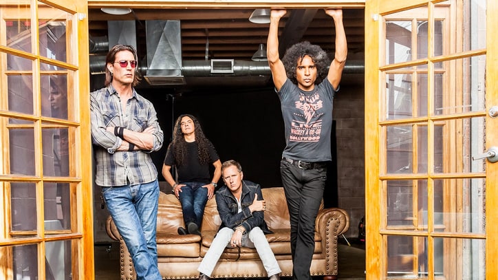 Alice in Chains Plot Headlining North American Tour