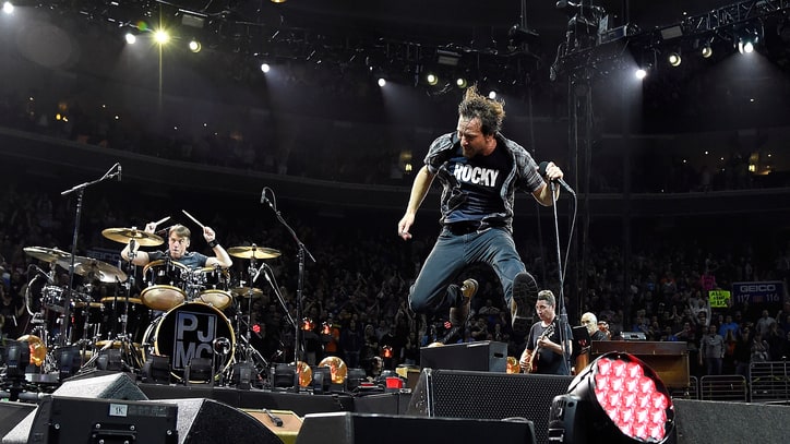 Pearl Jam Perform 'Binaural' in Its Entirety at Toronto Concert
