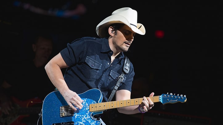 Brad Paisley Announces 2016 Tour and New Single 'Without a Fight'